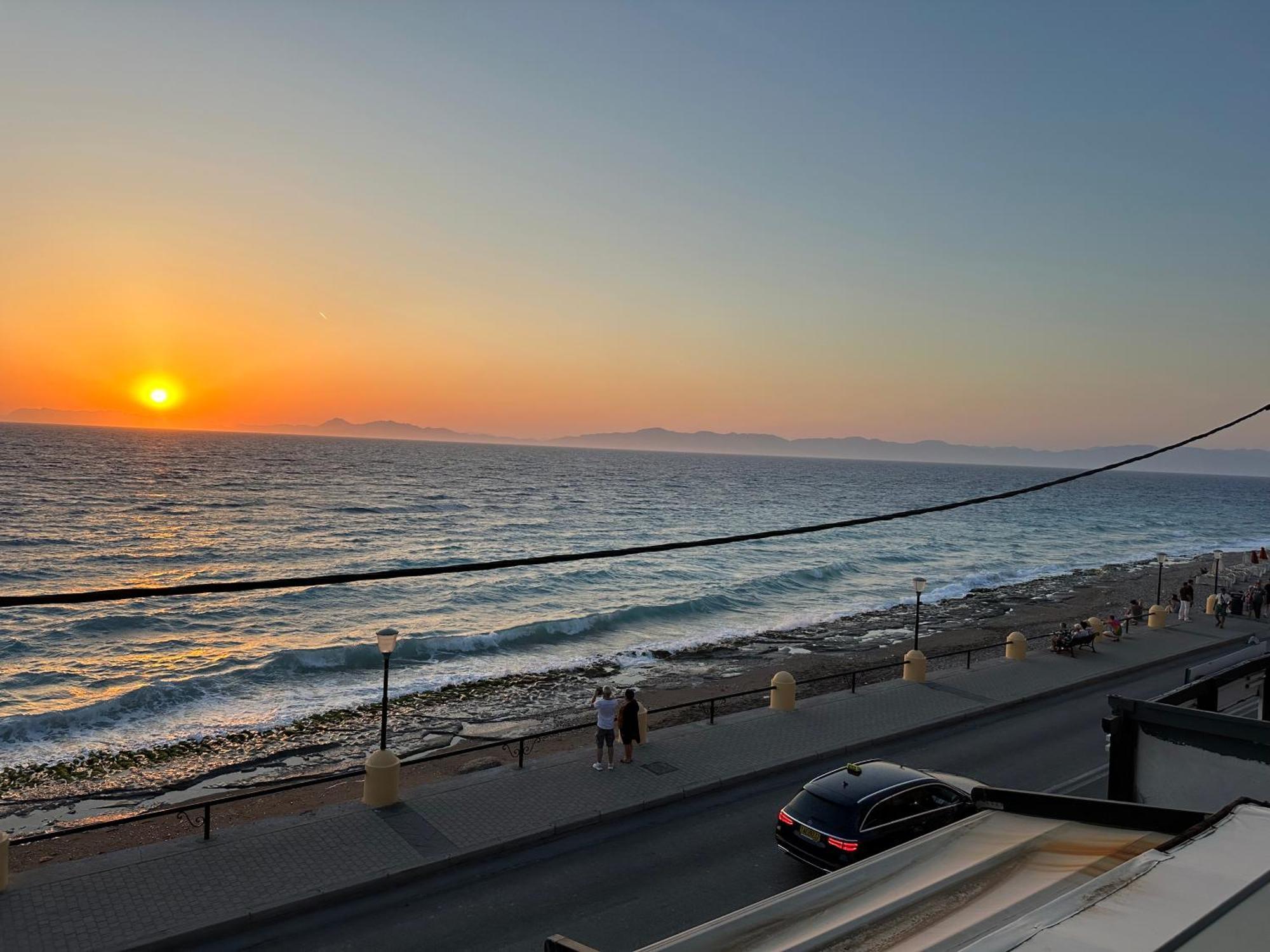 Melita Downtown Seaview Apartment Rhodes City Екстериор снимка